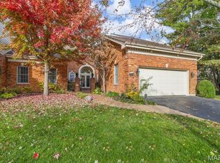 829 Fairfield Lake Dr, Chesterfield, MO