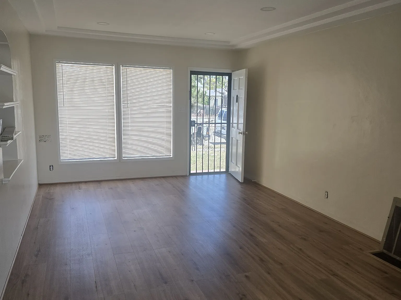 2 bed, 1158 sqft, $2,750 — Photo 2