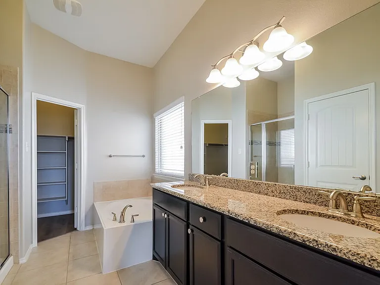 1805 Lake Pine Dr — Photo 9