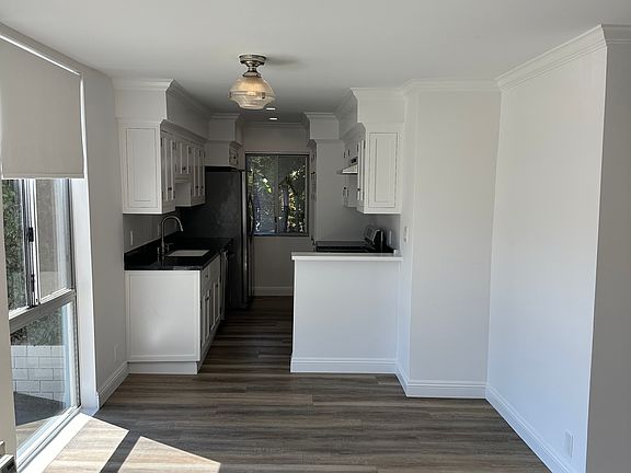 3rd image of 9131 Cattaraugus Ave APT 6