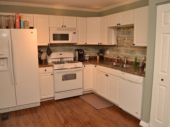 5th image of 225 Freeport Dr