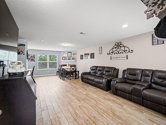 3rd image of 5014 Fair Oak Dale Ln