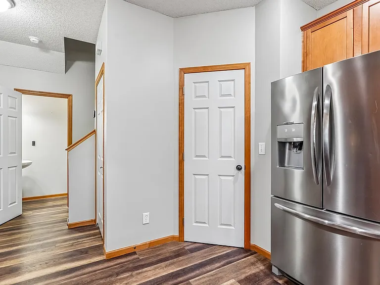 1912 Rose Way #601 — Photo 15