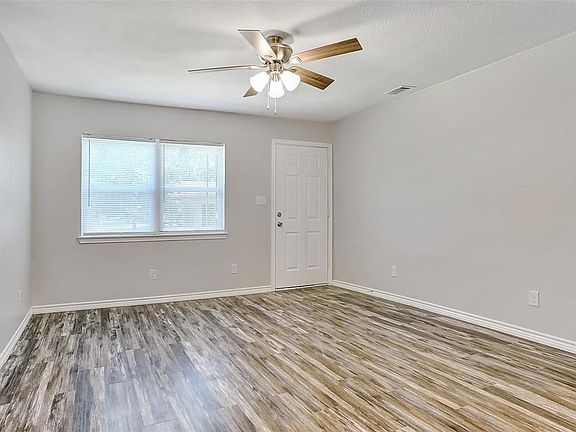 2nd image of 205 Dennis St