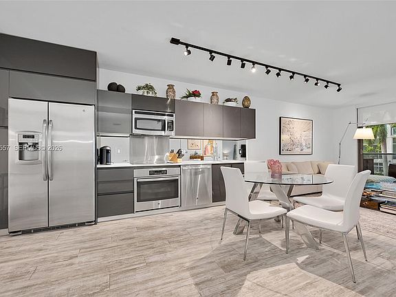 3rd image of 31 SE 6th St APT 304