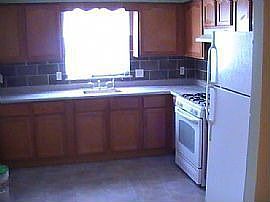 2nd image of 184 1st St