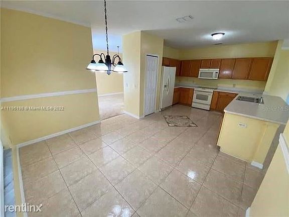 5th image of 851 Jarnac Dr