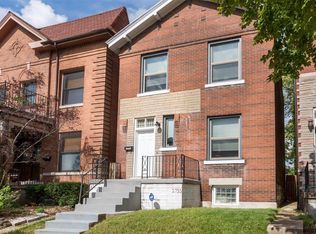 2755 Armand Pl, Saint Louis, MO 63104