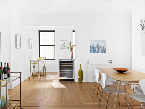 418 Saint John's Place image 3 of 10