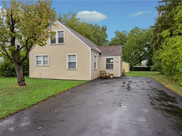 41 Grover St, East Syracuse, NY 13057