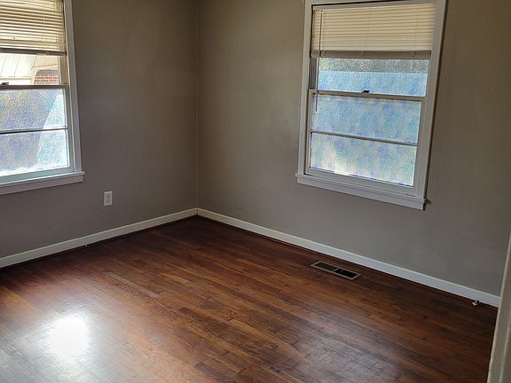 3rd image of 245 Willow Run