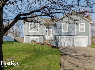 406 Crystal Ct, Belton, MO 64012