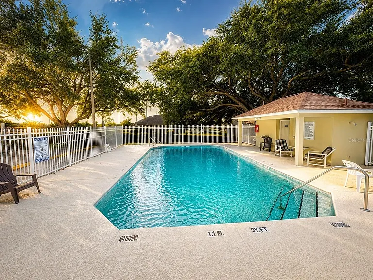 615 Villa Ct — Photo 16