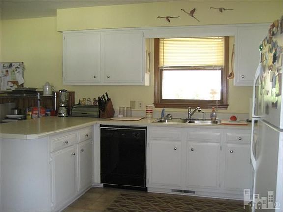 2nd image of 122 Disney Dr