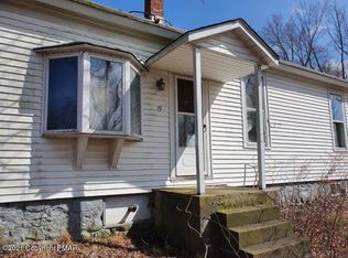 19 Kimber Ln, Bangor, PA 18013