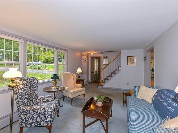 4th image of 9 Cricket Ln