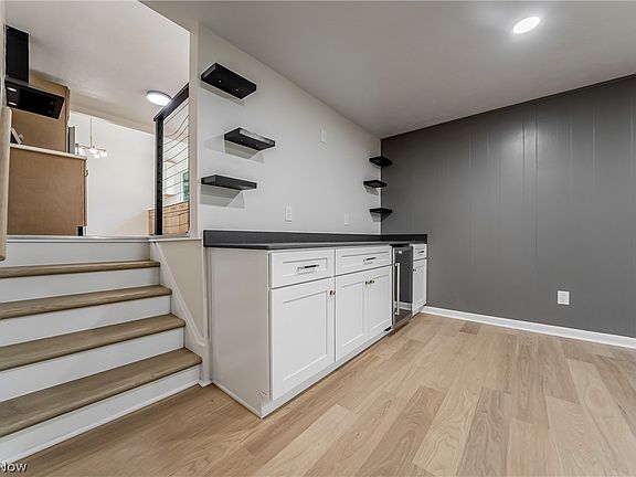 3rd image of 3181 Parmalee Dr