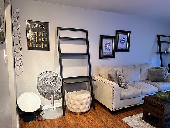 3rd image of 4303 Buena Vista St APT 210