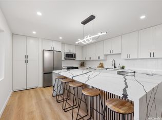 735 Hoomalu St APT B, Pearl City, HI 96782