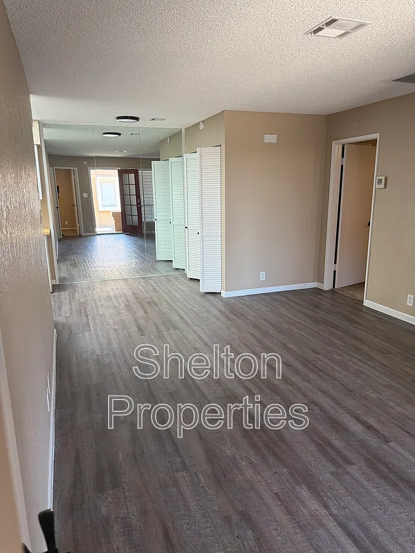 2 bed, 2.0 bath, 863 sqft, $1,495 — Photo 4