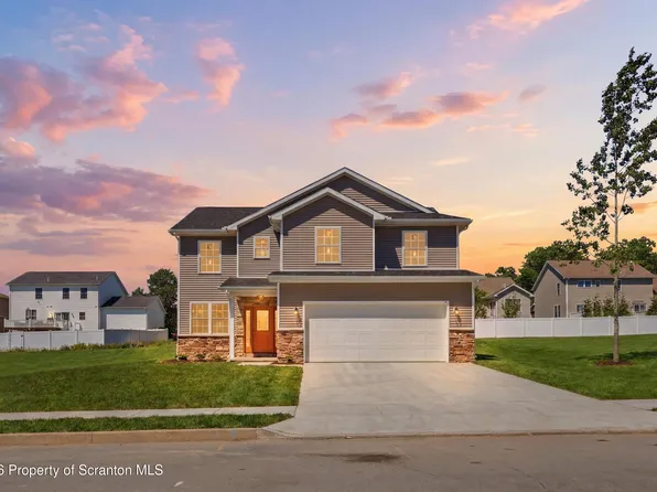 517 Poppy Ln, Moosic, PA 18507