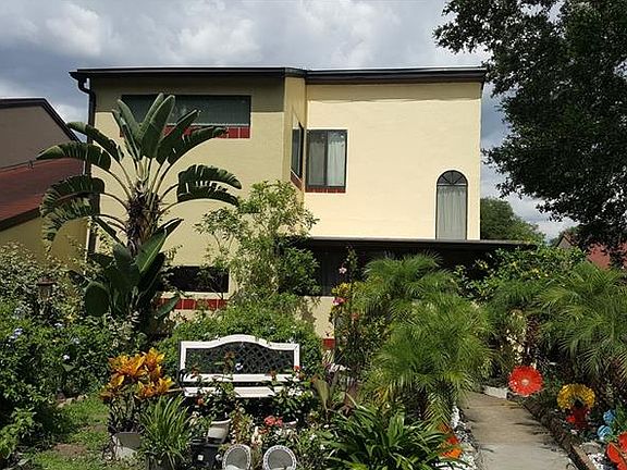 3rd image of 633 Golden Sunshine Cir