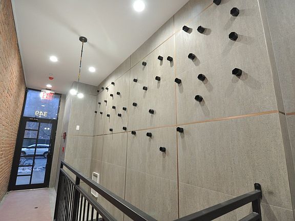 4th image of 349 E 138th St #4C