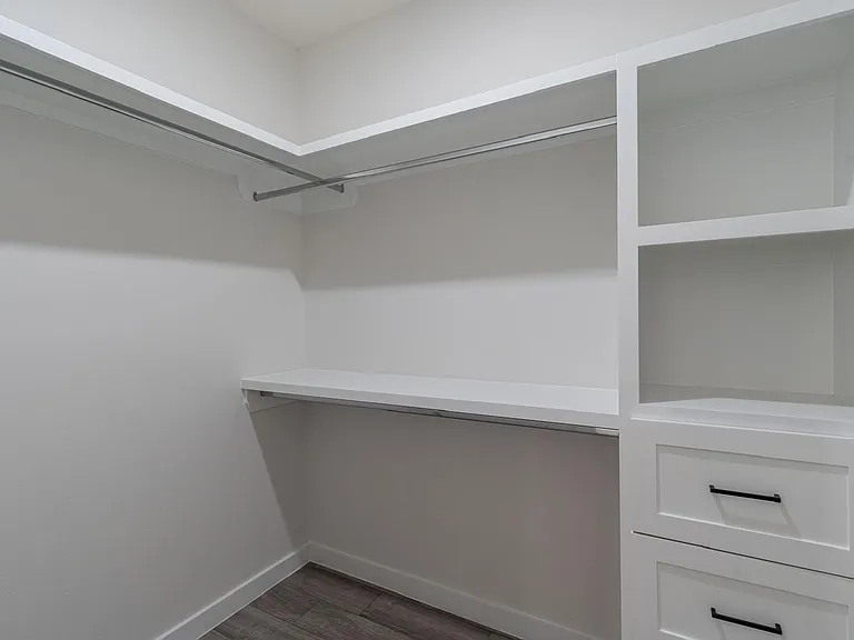 1001 Skyview St #2 — Photo 7