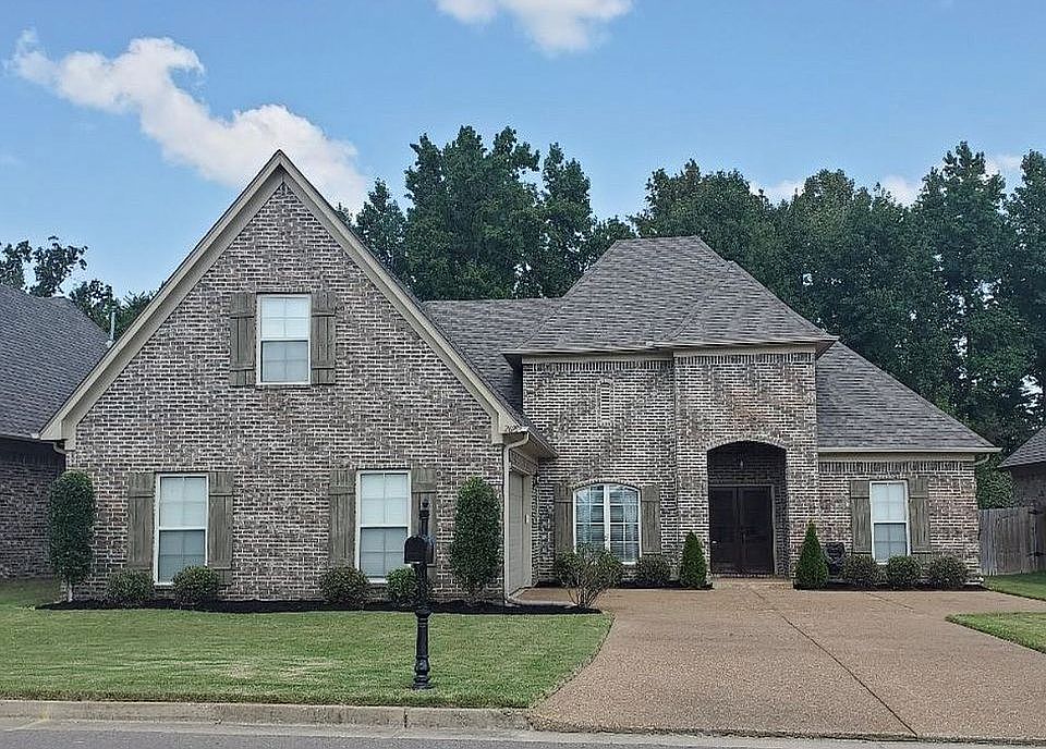 1st image of 2698 Champion Hills Dr