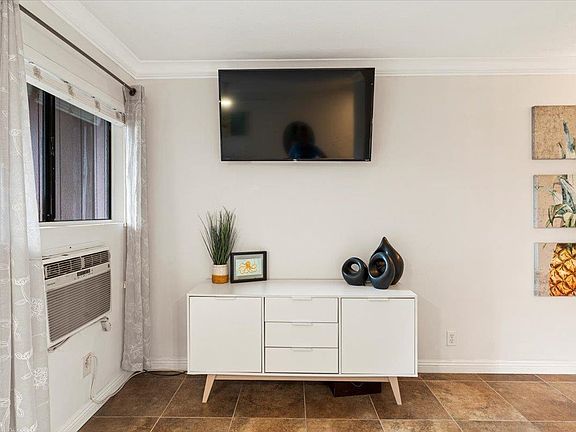 4th image of 99 Walaka St APT 2B