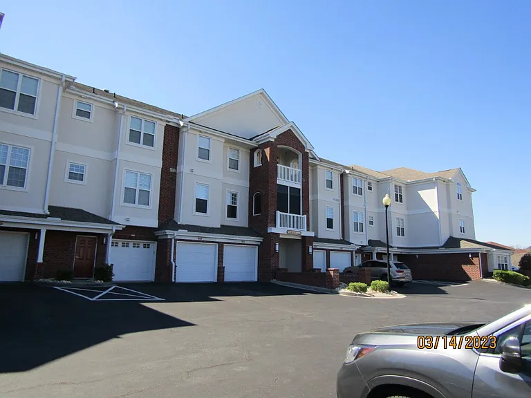 2241 Waterview Dr #237 — Photo 1