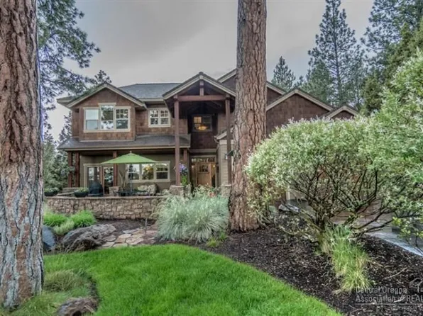 2011 NW 4th St, Bend, OR 97703