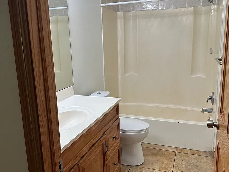 615 Ridgeview Dr E #1 — Photo 5