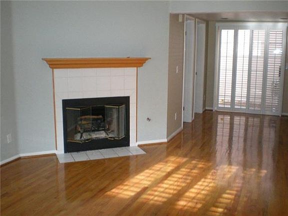 2nd image of 1018 Park Pl