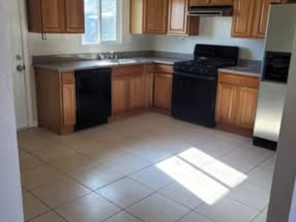1st image of 1828 Hile Ave #A