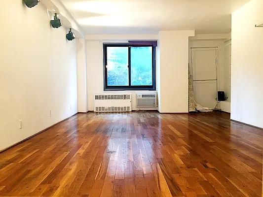 Rented by MNS | media 5