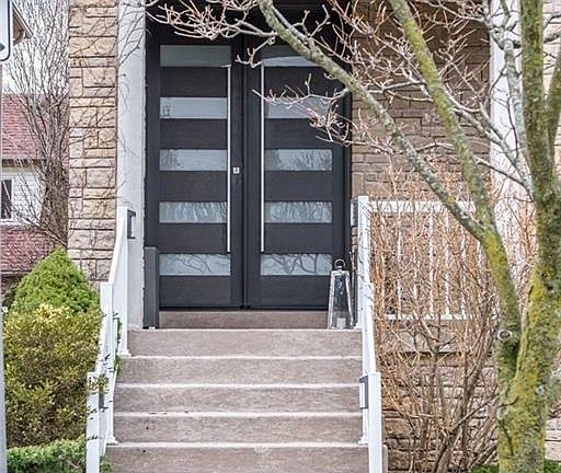 3rd image of 5496 Longford Dr