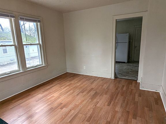 4th image of 3317 Jefferson St