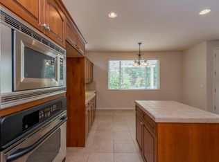 11078 E Mitchell Peak Way, Clovis, CA 93619