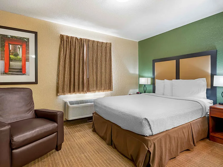 Studio Suite - 1 Queen Bed