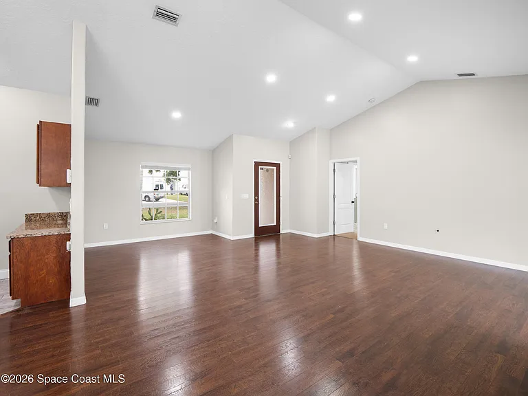 567 Consolata Ave NW — Photo 8