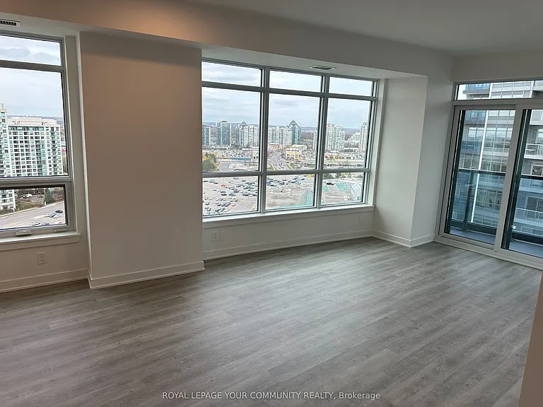 30 Upper Mall Way #1707 — Photo 4