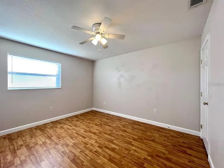 209 Avenue B SE — Photo 13