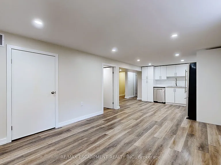 65 Fielding Cres #LOWER — Photo 7