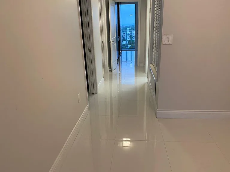 881 Ocean Dr #10E — Photo 5