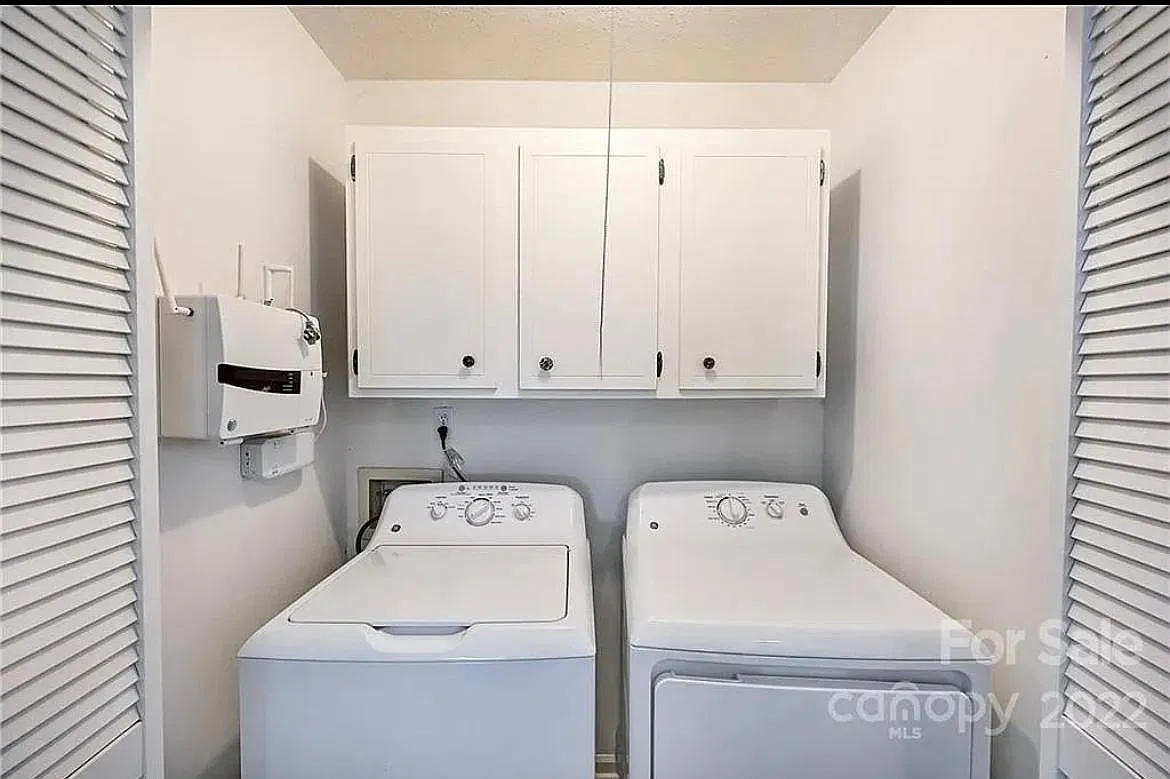 8336 Cricket Lake Dr — Photo 3