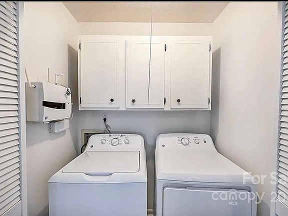 3rd image of 8336 Cricket Lake Dr