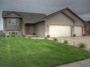 714 Kent St, Harrisburg, SD 57032