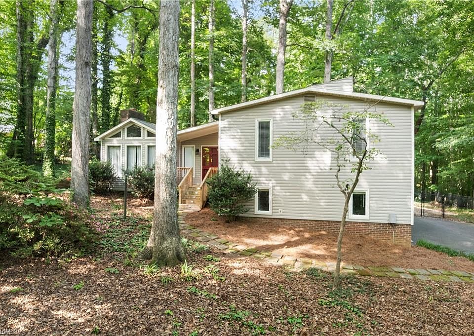 1st image of 601 Carrington Pl