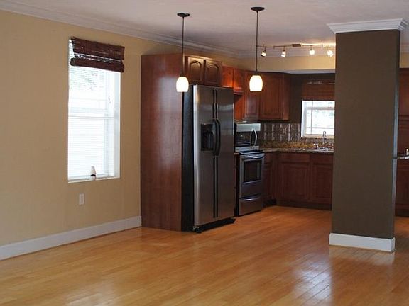 2nd image of 106 S Habana Ave Unit 1